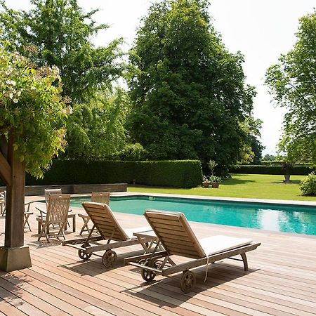 Chateau De Beneauville Bed and Breakfast Petiville  Εξωτερικό φωτογραφία
