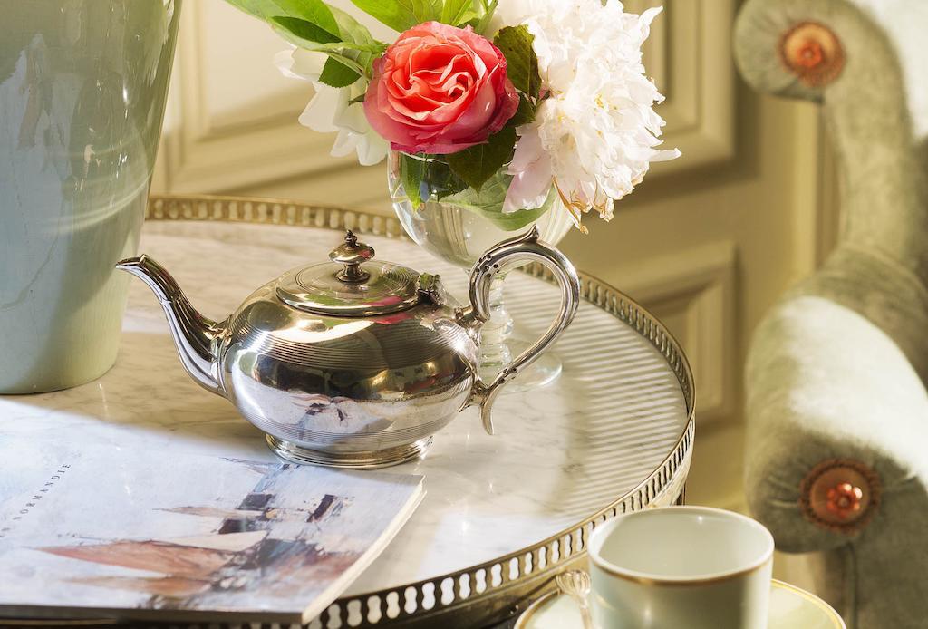 Chateau De Beneauville Bed and Breakfast Petiville  Δωμάτιο φωτογραφία