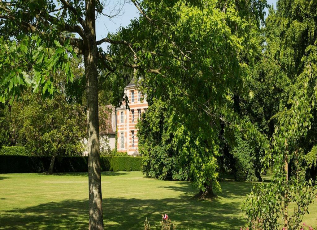 Chateau De Beneauville Bed and Breakfast Petiville  Εξωτερικό φωτογραφία